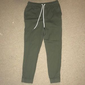 Green-Ish pants ?!! Lol